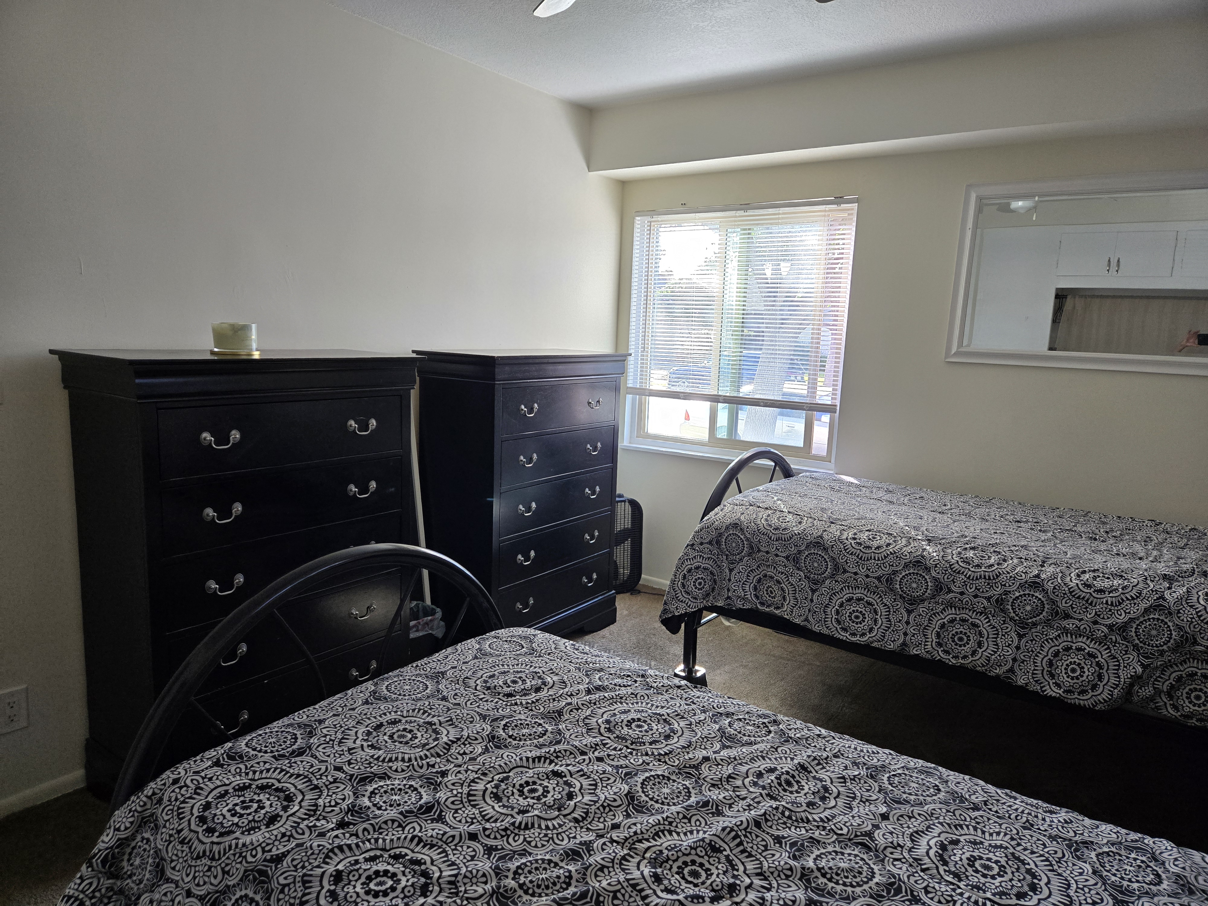 Shared bedroom with twin beds